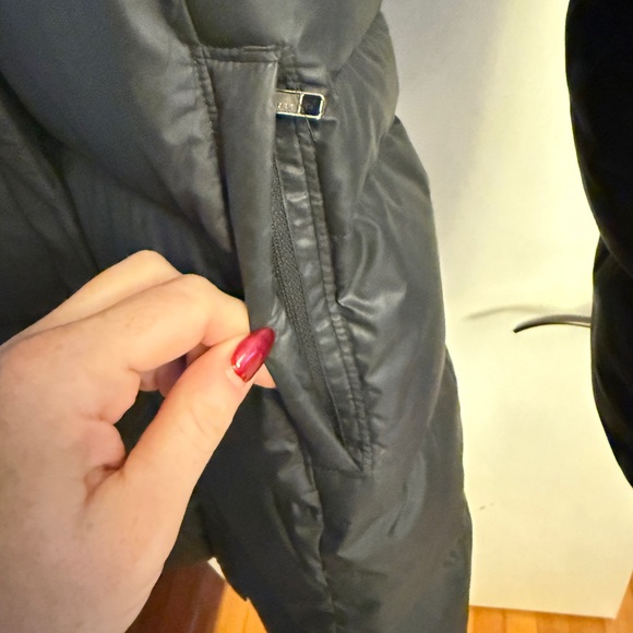 Patagonia Down Parka - Picture 6 of 11